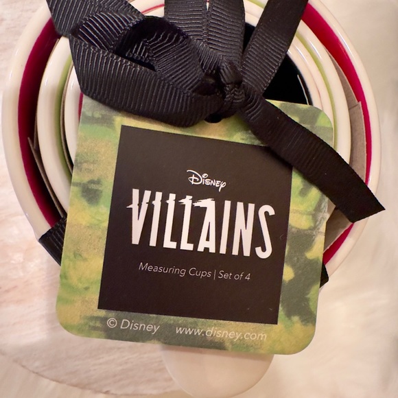 NWT Disney Villains measuring cups - Picture 3 of 5